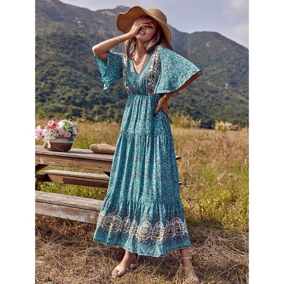 🦋 BLUE FLORAL BOHO MAXI DRESS! - Picture 4 of 15